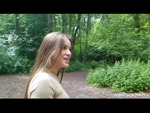 ❤️ Evelinari toki publiko batean izorratzen genuela proposatu nion! Baietz esan zuen. Orduan ipurdian izorratu eta ahoan esperma. Orduan bere burua haserretu zen. ❤ Kalitatezko pornoa %eu.pornpk.ruan ️❤
